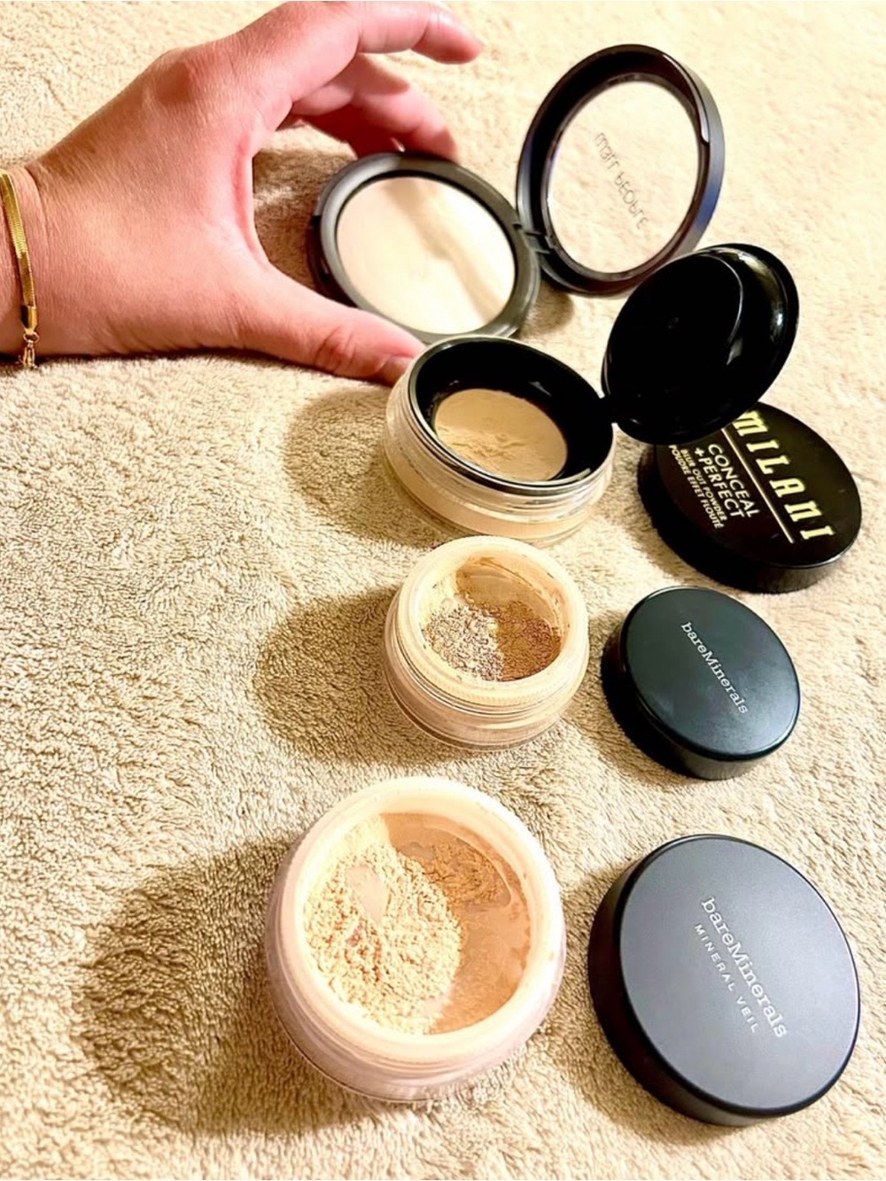 Bare Minerals powder Makeup & Concealers